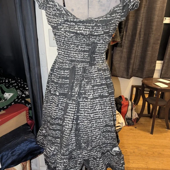 Dracula Clothing Black and White Puff Sleeve Peasant Dress - Picture 3 of 4